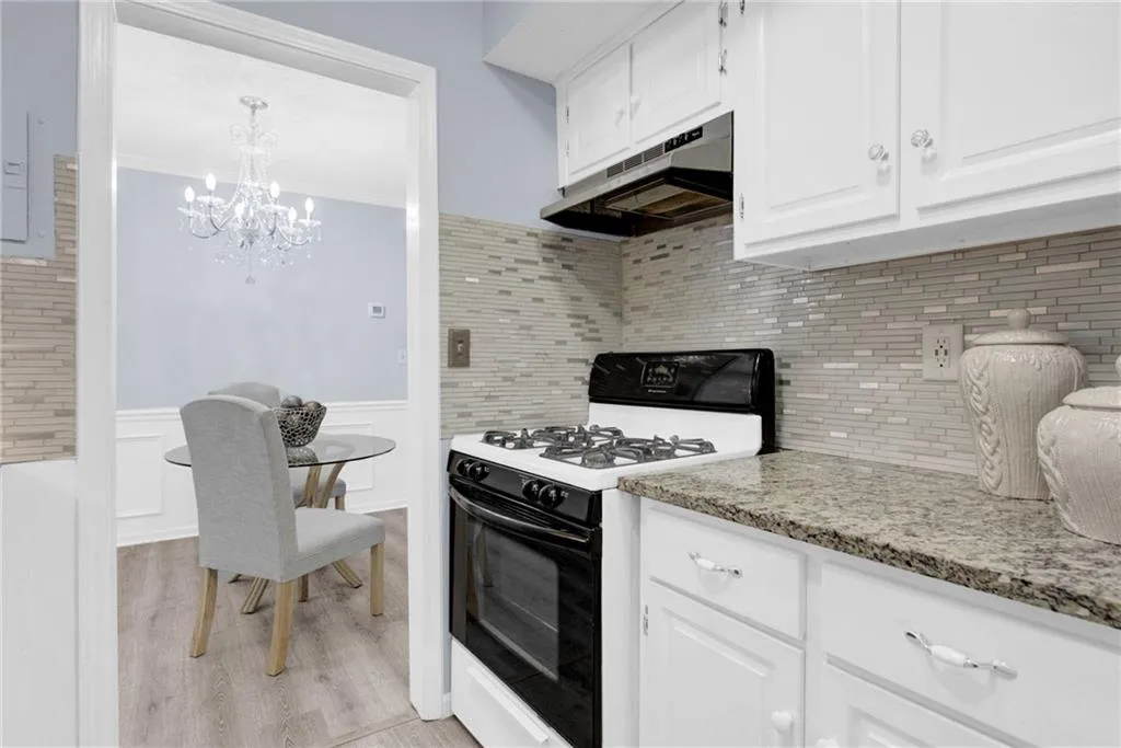 6851 Roswell Road Unit J15, Sandy Springs, Georgia 30328, 1 Bedroom Bedrooms, ,1 BathroomBathrooms,Residential,Sold,6851 Roswell Road Unit J15,7068467