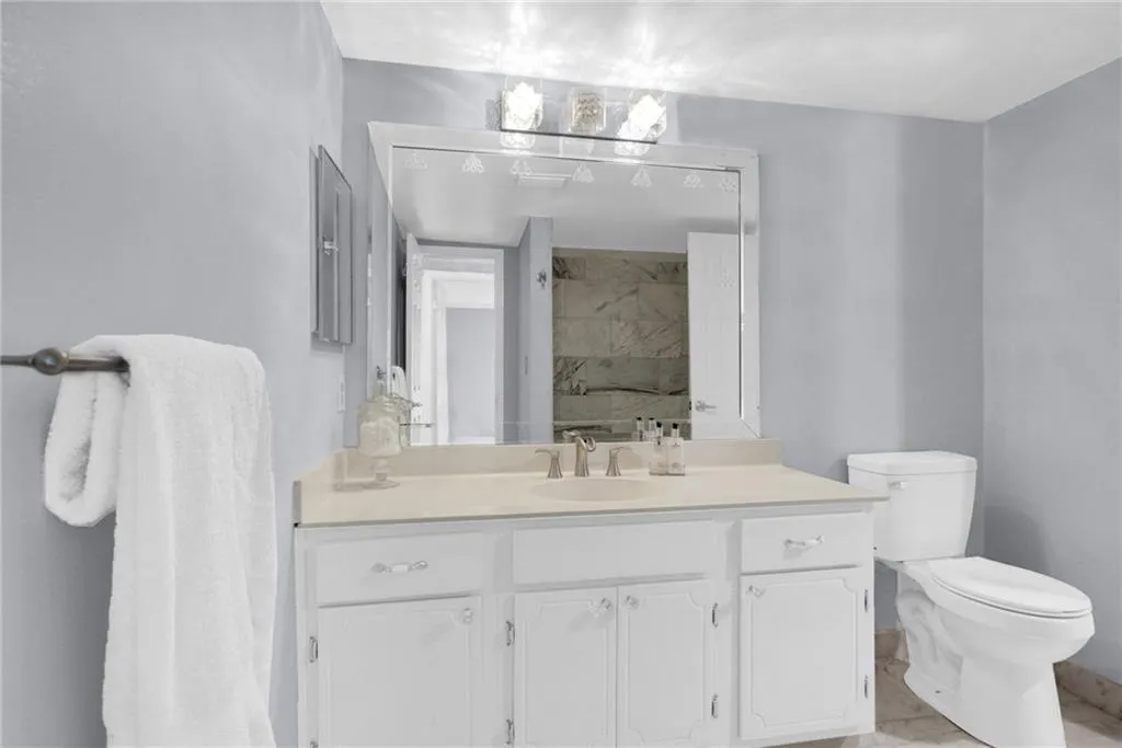 6851 Roswell Road Unit J15, Sandy Springs, Georgia 30328, 1 Bedroom Bedrooms, ,1 BathroomBathrooms,Residential,Sold,6851 Roswell Road Unit J15,7068467