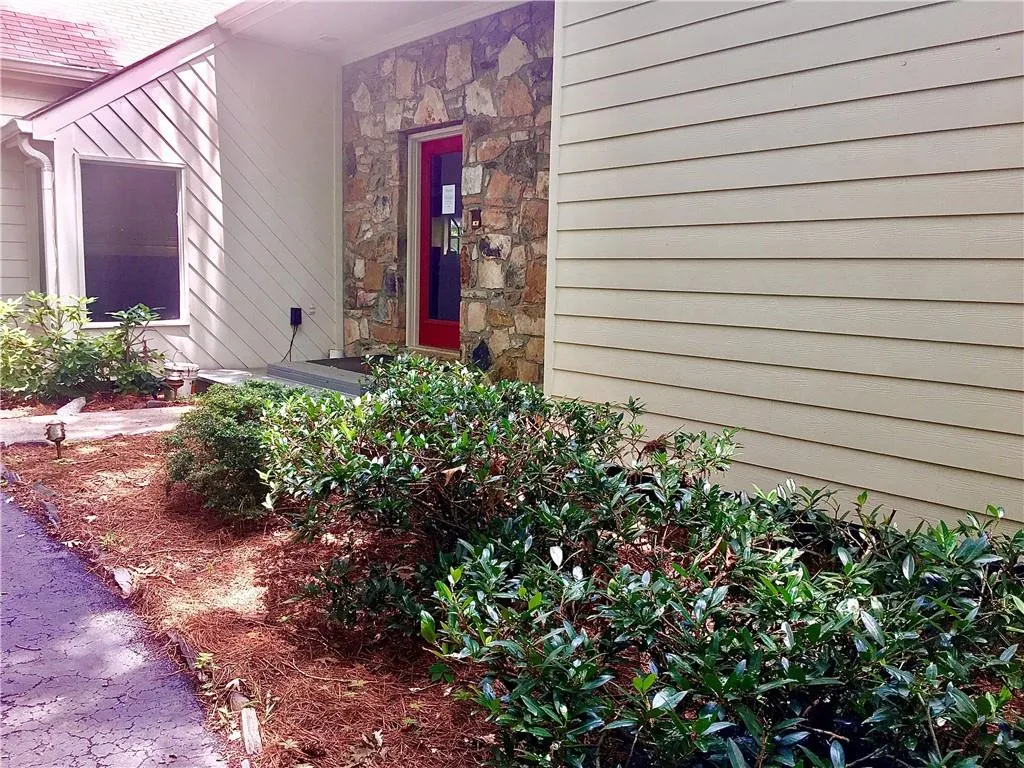 200 River Court Parkway, Sandy Springs, Georgia 30328, 5 Bedrooms Bedrooms, ,5 BathroomsBathrooms,Residential,Sold,200 River Court Parkway,6728436