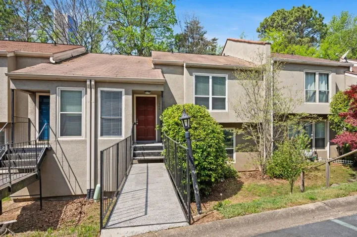 1744 Woodcliff Place Ne, Atlanta, Georgia 30329