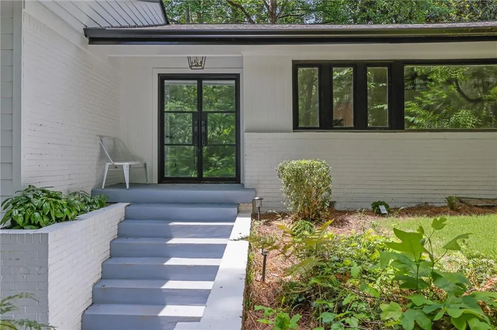 2858 Mornington Drive Nw, Atlanta, Georgia 30327, 4 Bedrooms Bedrooms, ,3 BathroomsBathrooms,Residential,For Sale,2858 Mornington Drive Nw,7616218