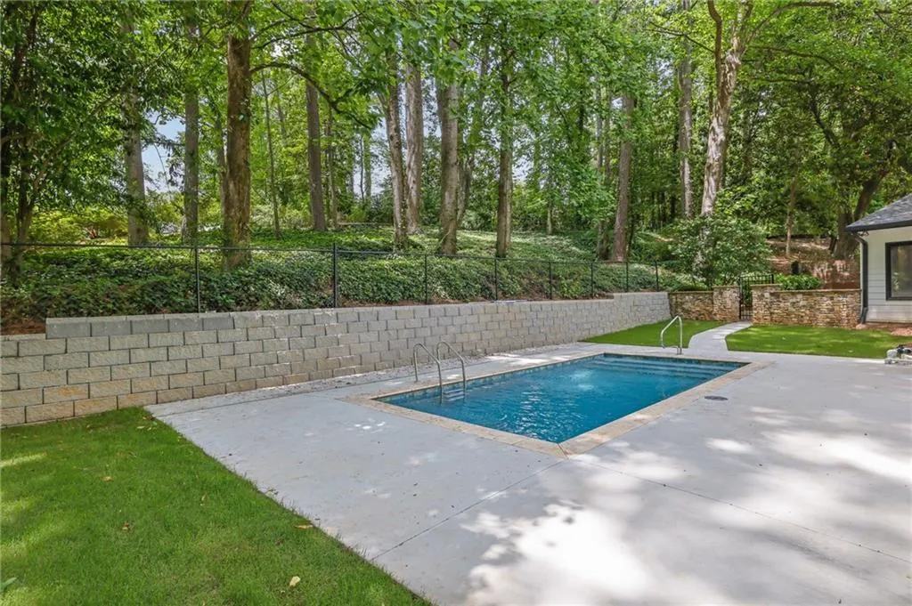 2858 Mornington Drive Nw, Atlanta, Georgia 30327, 4 Bedrooms Bedrooms, ,3 BathroomsBathrooms,Residential,For Sale,2858 Mornington Drive Nw,7616218