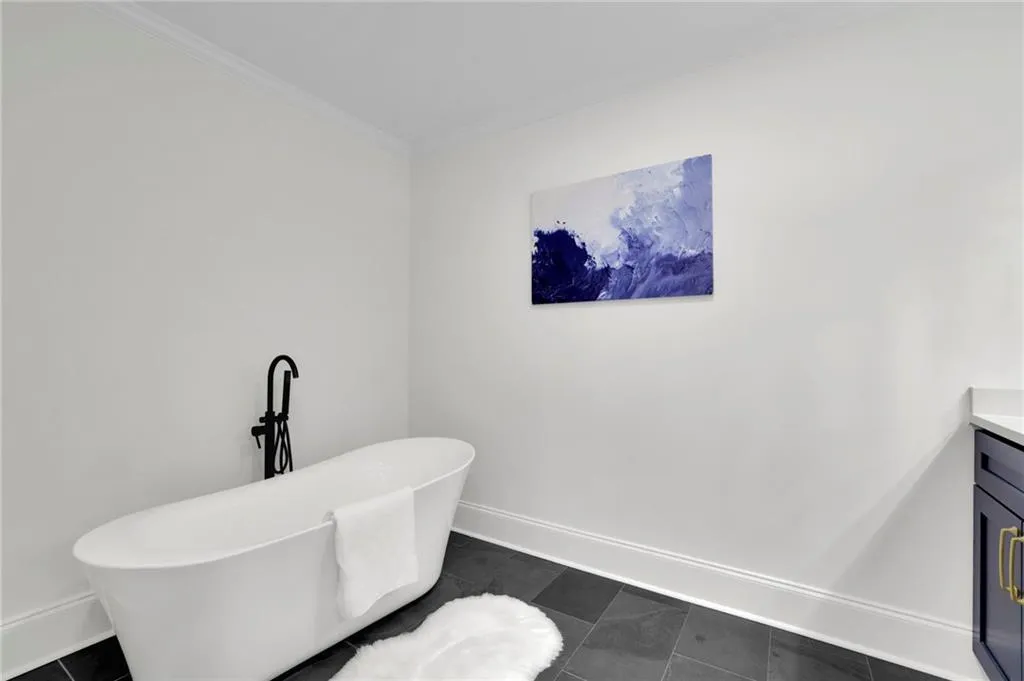 2858 Mornington Drive Nw, Atlanta, Georgia 30327, 4 Bedrooms Bedrooms, ,3 BathroomsBathrooms,Residential,For Sale,2858 Mornington Drive Nw,7616218
