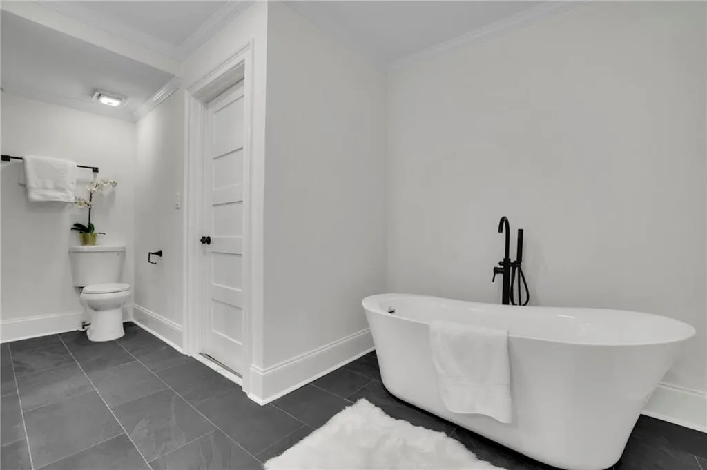 2858 Mornington Drive Nw, Atlanta, Georgia 30327, 4 Bedrooms Bedrooms, ,3 BathroomsBathrooms,Residential,For Sale,2858 Mornington Drive Nw,7616218