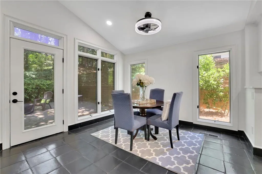 Eat in kitchen with bar and breakfast nook