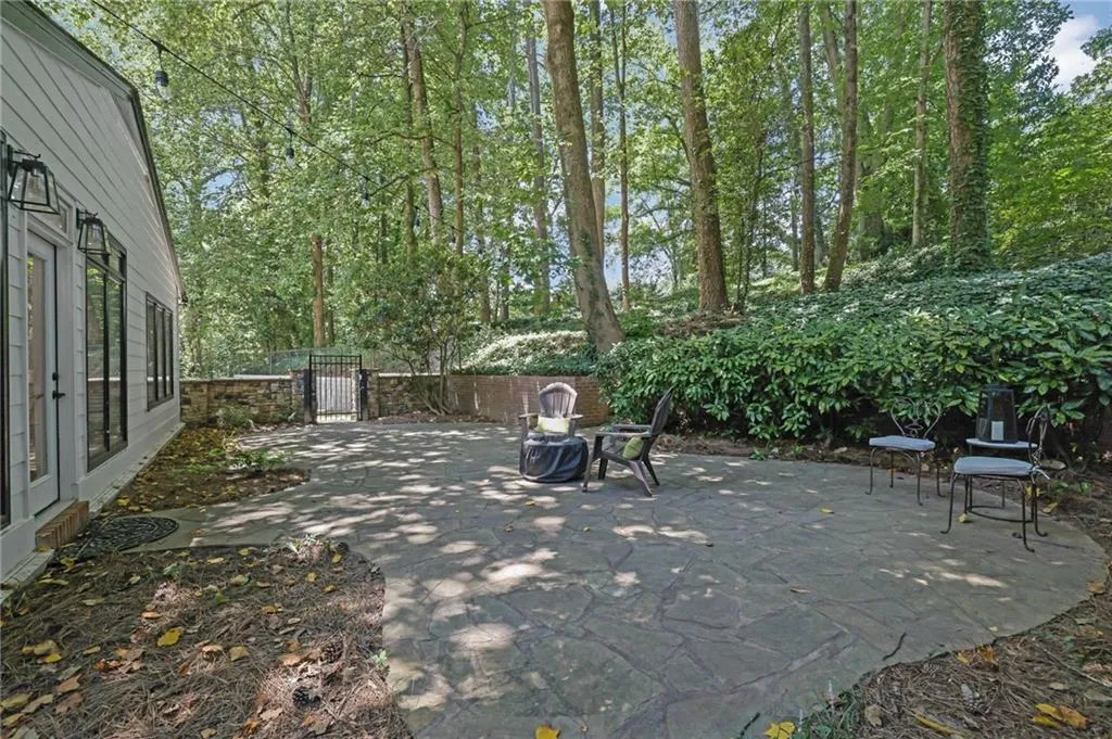 2858 Mornington Drive Nw, Atlanta, Georgia 30327, 4 Bedrooms Bedrooms, ,3 BathroomsBathrooms,Residential,For Sale,2858 Mornington Drive Nw,7616218