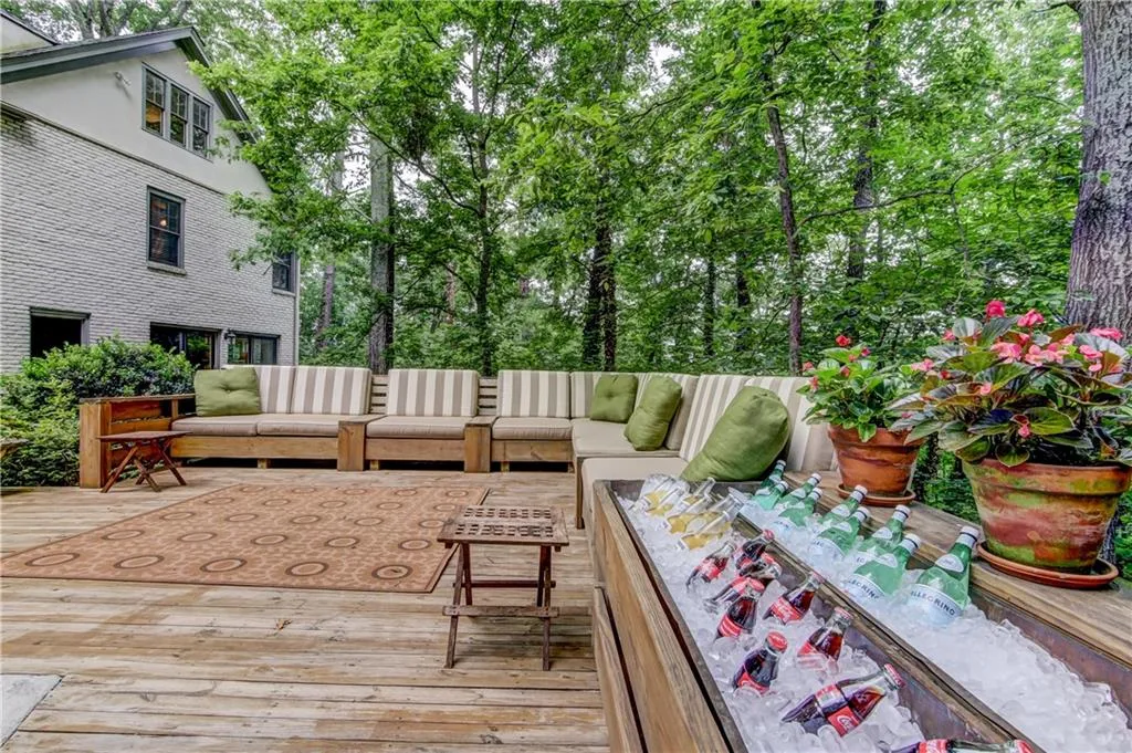 4990 Riverview Road, Sandy Springs, Georgia 30327, 4 Bedrooms Bedrooms, ,4 BathroomsBathrooms,Residential,Sold,4990 Riverview Road,6522219