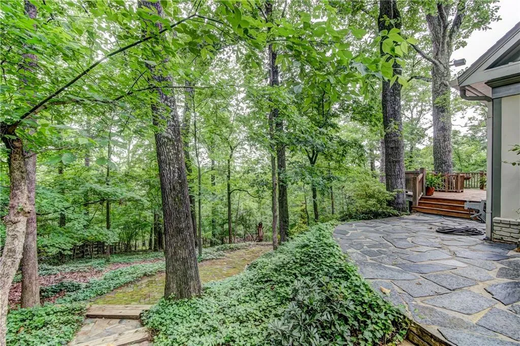 4990 Riverview Road, Sandy Springs, Georgia 30327, 4 Bedrooms Bedrooms, ,4 BathroomsBathrooms,Residential,Sold,4990 Riverview Road,6522219