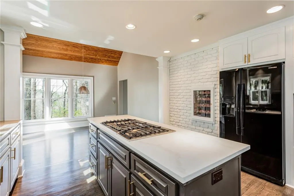 4990 Riverview Road, Sandy Springs, Georgia 30327, 4 Bedrooms Bedrooms, ,4 BathroomsBathrooms,Residential,Sold,4990 Riverview Road,6522219