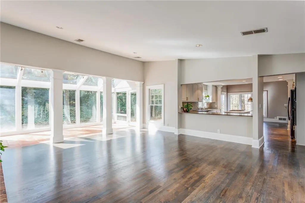 4990 Riverview Road, Sandy Springs, Georgia 30327, 4 Bedrooms Bedrooms, ,4 BathroomsBathrooms,Residential,Sold,4990 Riverview Road,6522219