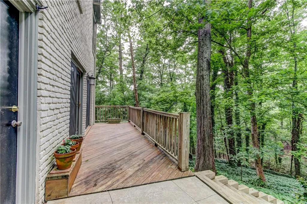 4990 Riverview Road, Sandy Springs, Georgia 30327, 4 Bedrooms Bedrooms, ,4 BathroomsBathrooms,Residential,Sold,4990 Riverview Road,6522219