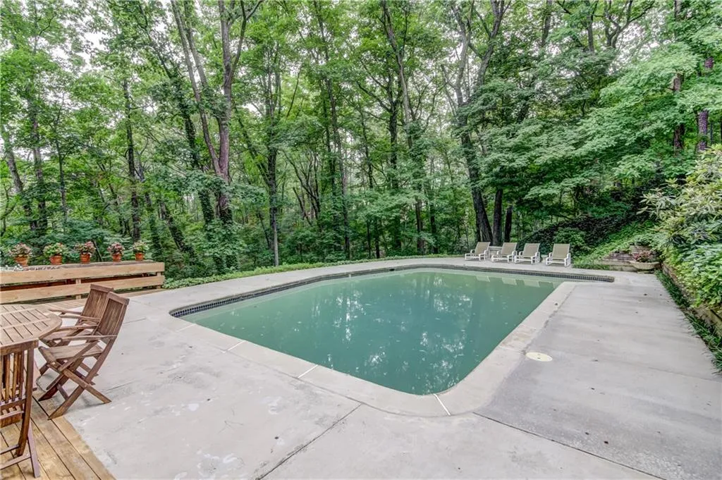 4990 Riverview Road, Sandy Springs, Georgia 30327, 4 Bedrooms Bedrooms, ,4 BathroomsBathrooms,Residential,Sold,4990 Riverview Road,6522219