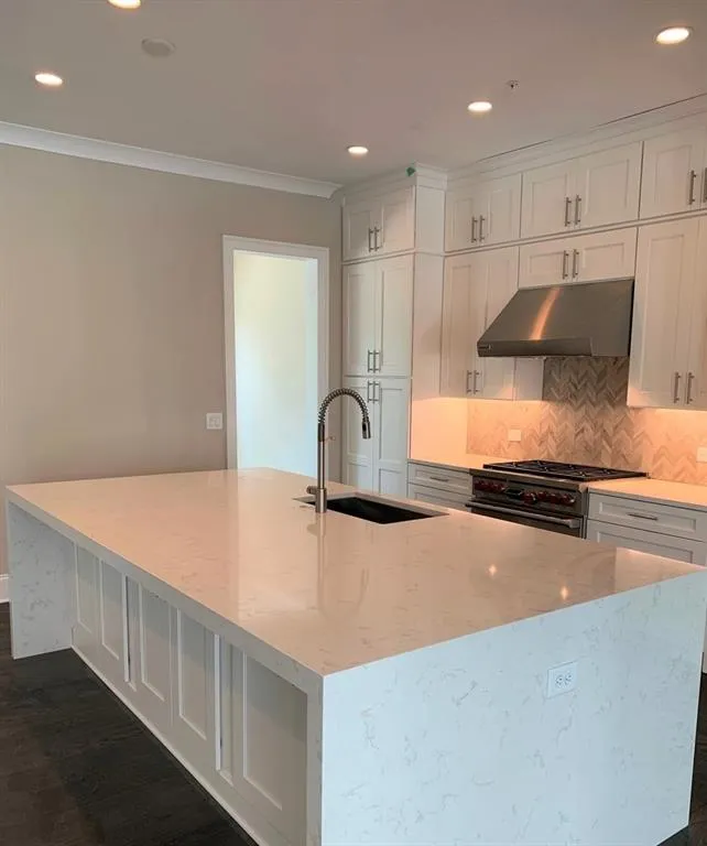 130 W Wieuca Road Unit 6, Sandy Springs, Georgia 30342, 3 Bedrooms Bedrooms, ,4 BathroomsBathrooms,Residential,Sold,130 W Wieuca Road Unit 6,6103879