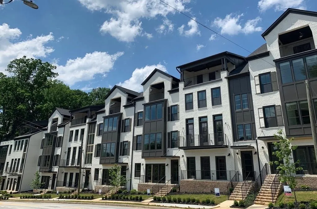 130 W Wieuca Road Unit 6, Sandy Springs, Georgia 30342, 3 Bedrooms Bedrooms, ,4 BathroomsBathrooms,Residential,Sold,130 W Wieuca Road Unit 6,6103879
