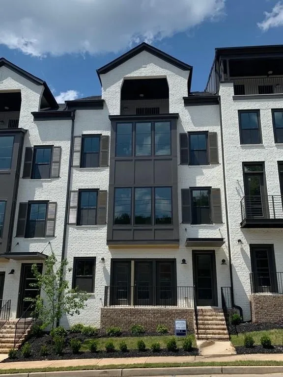 130 W Wieuca Road Unit 6, Sandy Springs, Georgia 30342, 3 Bedrooms Bedrooms, ,4 BathroomsBathrooms,Residential,Sold,130 W Wieuca Road Unit 6,6103879