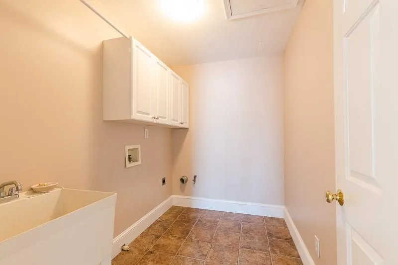 390 Eastcote Drive, Atlanta, Georgia 30350, 4 Bedrooms Bedrooms, ,2 BathroomsBathrooms,Residential,Sold,390 Eastcote Drive,6075961