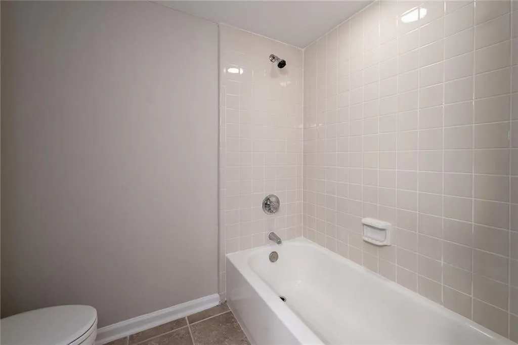 908 Garden Court, Atlanta, Georgia 30328, 2 Bedrooms Bedrooms, ,2 BathroomsBathrooms,Residential,Sold,908 Garden Court,6631921