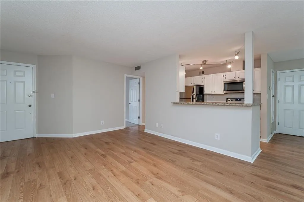 908 Garden Court, Atlanta, Georgia 30328, 2 Bedrooms Bedrooms, ,2 BathroomsBathrooms,Residential,Sold,908 Garden Court,6631921