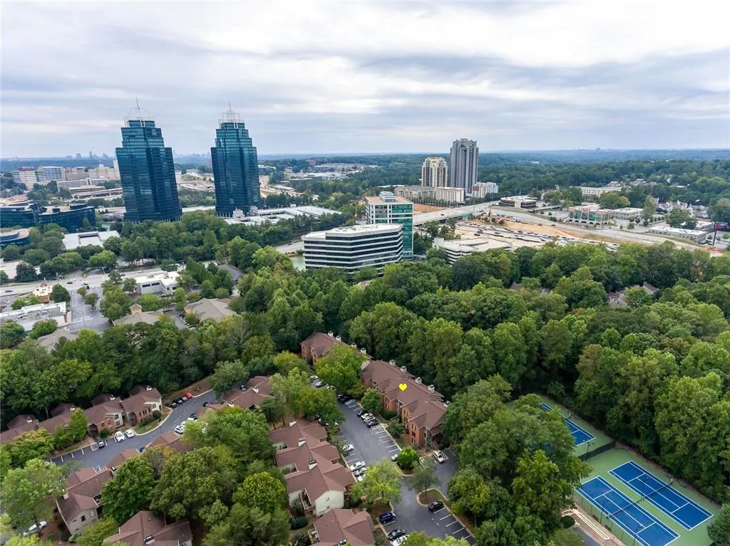 908 Garden Court, Atlanta, Georgia 30328, 2 Bedrooms Bedrooms, ,2 BathroomsBathrooms,Residential,Sold,908 Garden Court,6631921