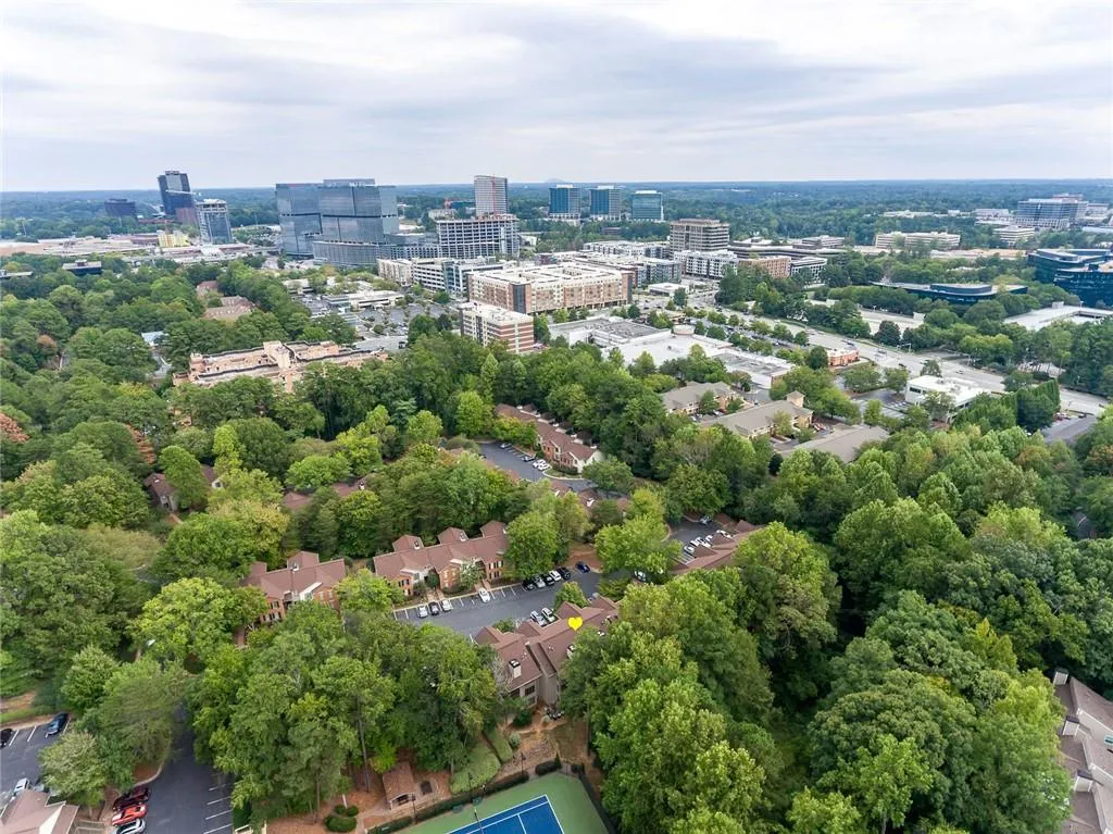 908 Garden Court, Atlanta, Georgia 30328, 2 Bedrooms Bedrooms, ,2 BathroomsBathrooms,Residential,Sold,908 Garden Court,6631921