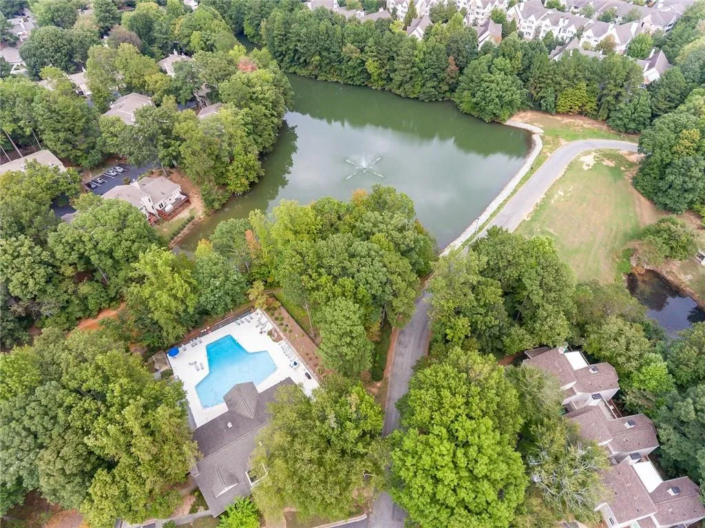 908 Garden Court, Atlanta, Georgia 30328, 2 Bedrooms Bedrooms, ,2 BathroomsBathrooms,Residential,Sold,908 Garden Court,6631921