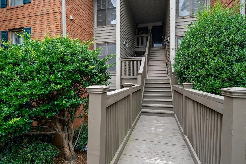 908 Garden Court, Atlanta, Georgia 30328, 2 Bedrooms Bedrooms, ,2 BathroomsBathrooms,Residential,Sold,908 Garden Court,6631921