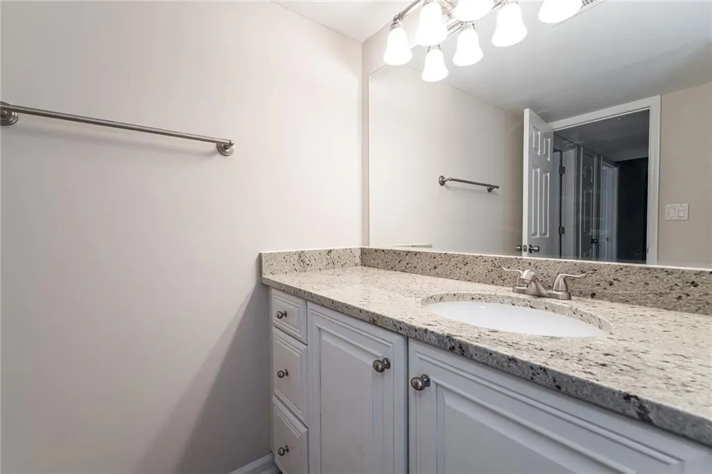 908 Garden Court, Atlanta, Georgia 30328, 2 Bedrooms Bedrooms, ,2 BathroomsBathrooms,Residential,Sold,908 Garden Court,6631921