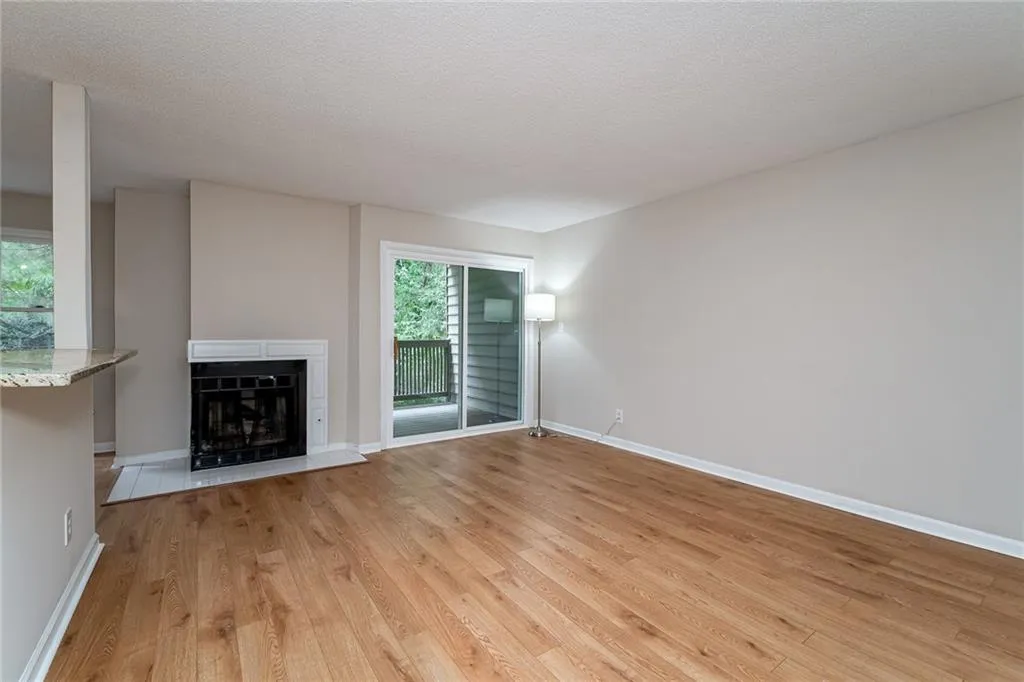 908 Garden Court, Atlanta, Georgia 30328, 2 Bedrooms Bedrooms, ,2 BathroomsBathrooms,Residential,Sold,908 Garden Court,6631921