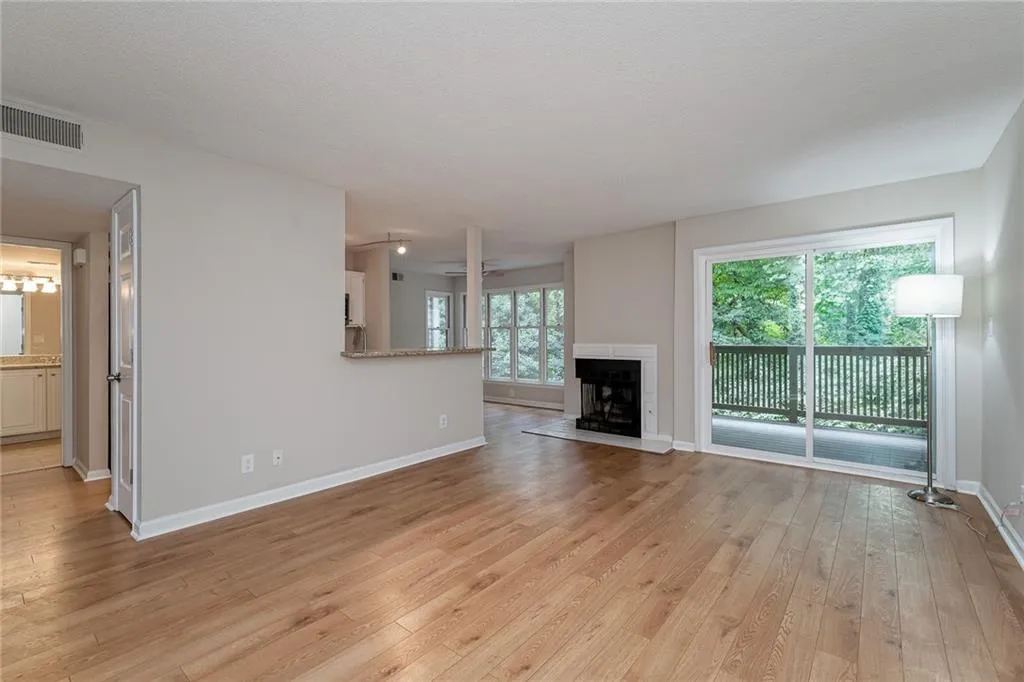 908 Garden Court, Atlanta, Georgia 30328, 2 Bedrooms Bedrooms, ,2 BathroomsBathrooms,Residential,Sold,908 Garden Court,6631921