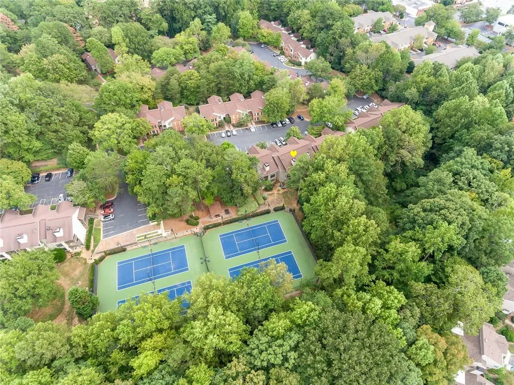 908 Garden Court, Atlanta, Georgia 30328, 2 Bedrooms Bedrooms, ,2 BathroomsBathrooms,Residential,Sold,908 Garden Court,6631921