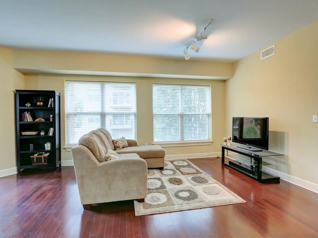 200 River Vista Drive Unit 219, Atlanta, Georgia 30339, 2 Bedrooms Bedrooms, ,2 BathroomsBathrooms,Residential,Sold,200 River Vista Drive Unit 219,5859373