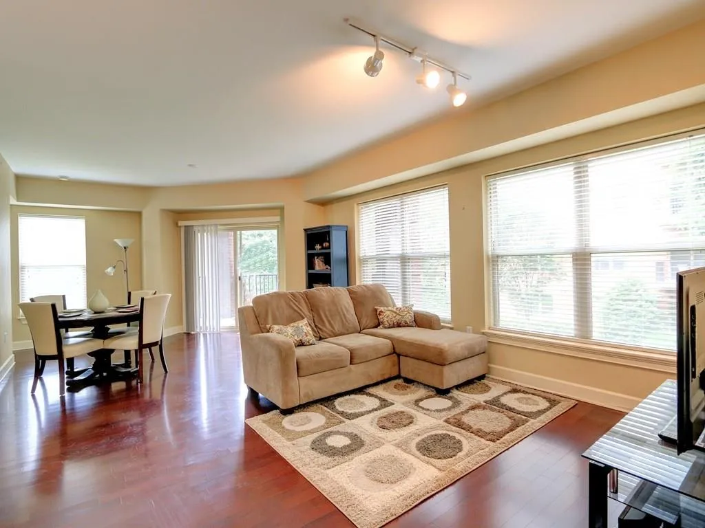 200 River Vista Drive Unit 219, Atlanta, Georgia 30339, 2 Bedrooms Bedrooms, ,2 BathroomsBathrooms,Residential,Sold,200 River Vista Drive Unit 219,5859373