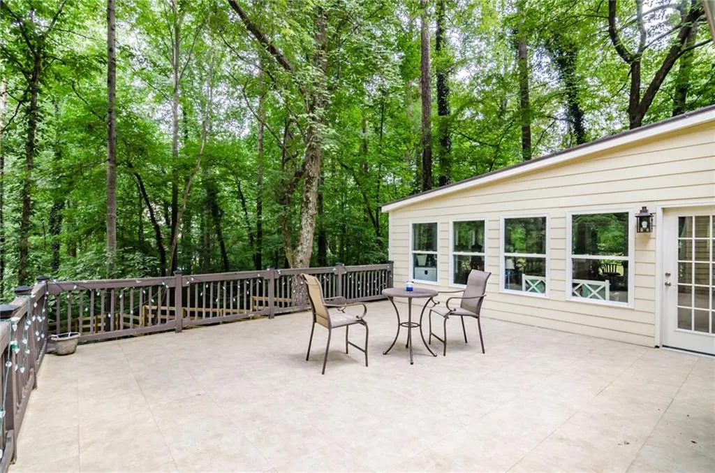 6895 Brandon Mill Road Nw, Sandy Springs, Georgia 30328, 5 Bedrooms Bedrooms, ,4 BathroomsBathrooms,Residential,Sold,6895 Brandon Mill Road Nw,5903888