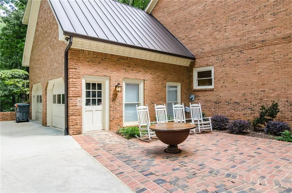 6895 Brandon Mill Road Nw, Sandy Springs, Georgia 30328, 5 Bedrooms Bedrooms, ,4 BathroomsBathrooms,Residential,Sold,6895 Brandon Mill Road Nw,5903888