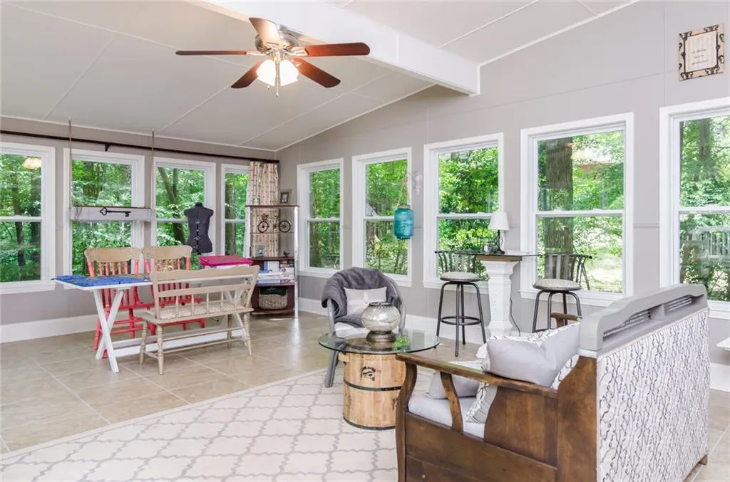 6895 Brandon Mill Road Nw, Sandy Springs, Georgia 30328, 5 Bedrooms Bedrooms, ,4 BathroomsBathrooms,Residential,Sold,6895 Brandon Mill Road Nw,5903888