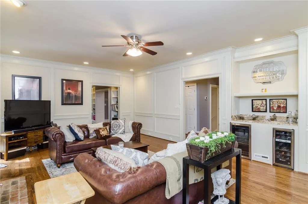 6895 Brandon Mill Road Nw, Sandy Springs, Georgia 30328, 5 Bedrooms Bedrooms, ,4 BathroomsBathrooms,Residential,Sold,6895 Brandon Mill Road Nw,5903888