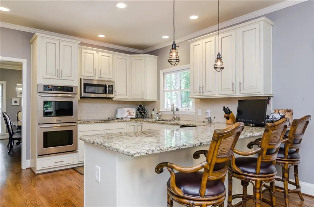6895 Brandon Mill Road Nw, Sandy Springs, Georgia 30328, 5 Bedrooms Bedrooms, ,4 BathroomsBathrooms,Residential,Sold,6895 Brandon Mill Road Nw,5903888