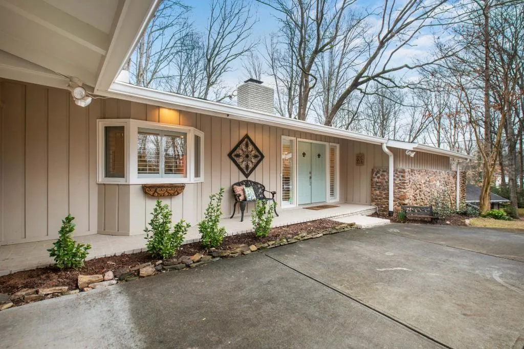 335 Westerhall Court, Atlanta, Georgia 30328, 4 Bedrooms Bedrooms, ,3 BathroomsBathrooms,Residential,Sold,335 Westerhall Court,6673814