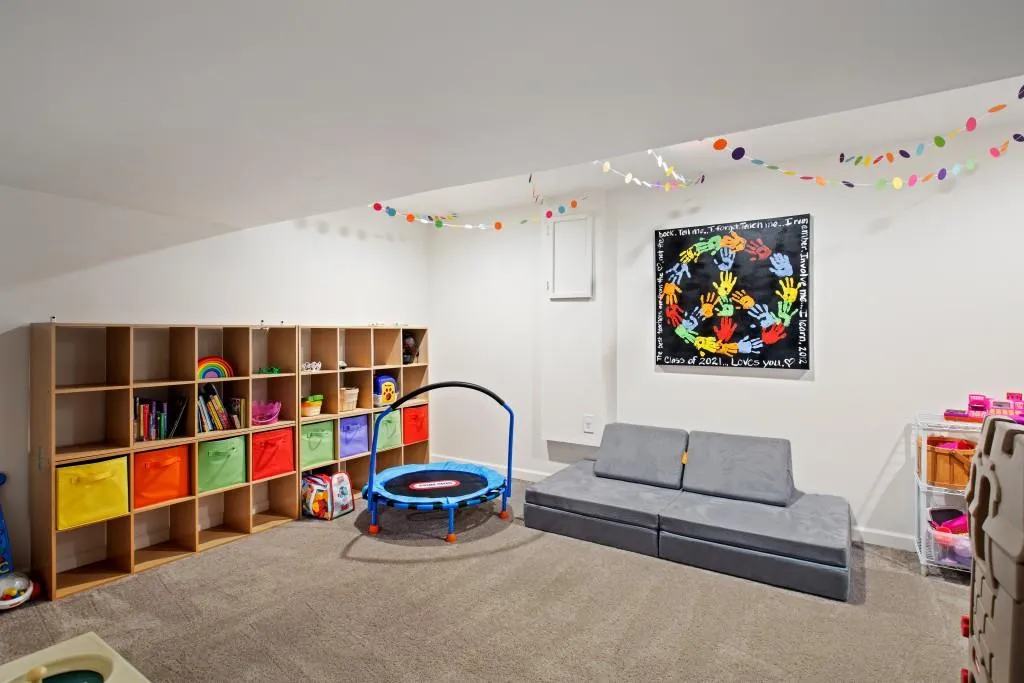 335 Westerhall Court, Atlanta, Georgia 30328, 4 Bedrooms Bedrooms, ,3 BathroomsBathrooms,Residential,Sold,335 Westerhall Court,6673814