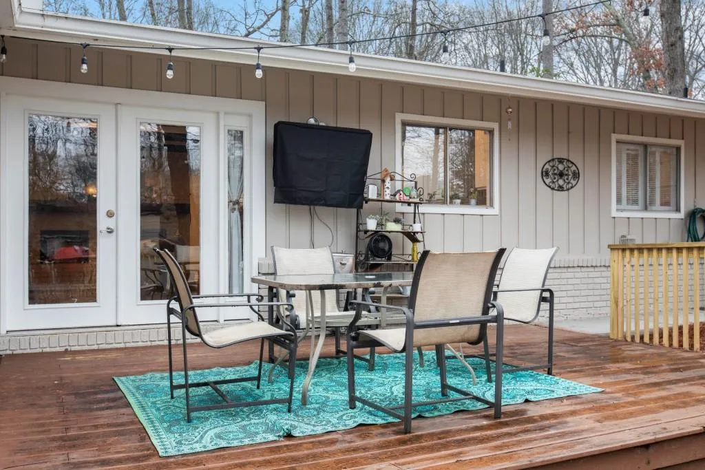 335 Westerhall Court, Atlanta, Georgia 30328, 4 Bedrooms Bedrooms, ,3 BathroomsBathrooms,Residential,Sold,335 Westerhall Court,6673814