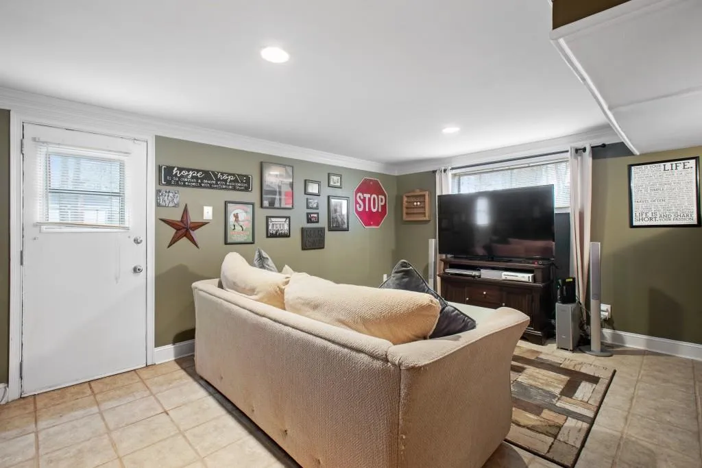 335 Westerhall Court, Atlanta, Georgia 30328, 4 Bedrooms Bedrooms, ,3 BathroomsBathrooms,Residential,Sold,335 Westerhall Court,6673814