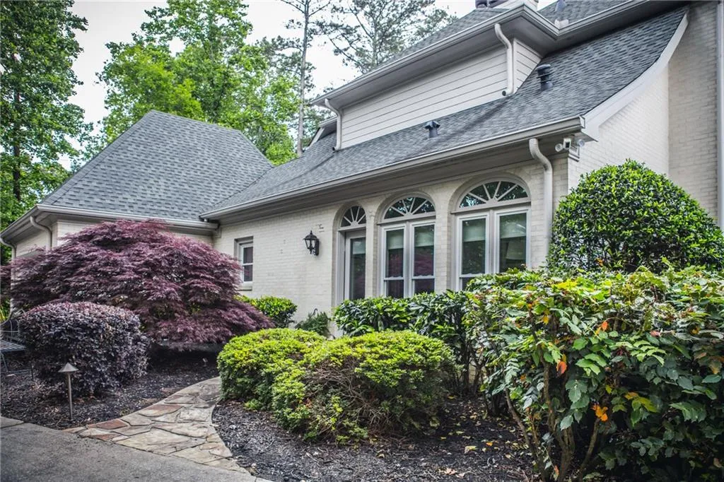 17 Heards Overlook Court, Atlanta, Georgia 30328, 5 Bedrooms Bedrooms, ,4 BathroomsBathrooms,Residential,Sold,17 Heards Overlook Court,6718450