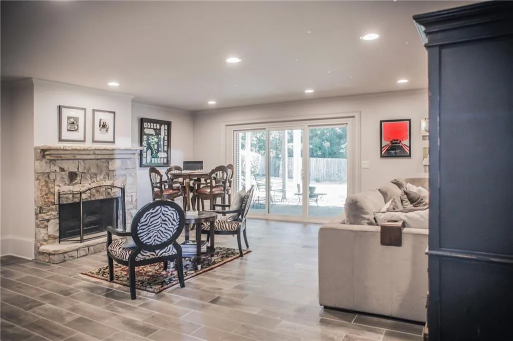17 Heards Overlook Court, Atlanta, Georgia 30328, 5 Bedrooms Bedrooms, ,4 BathroomsBathrooms,Residential,Sold,17 Heards Overlook Court,6718450