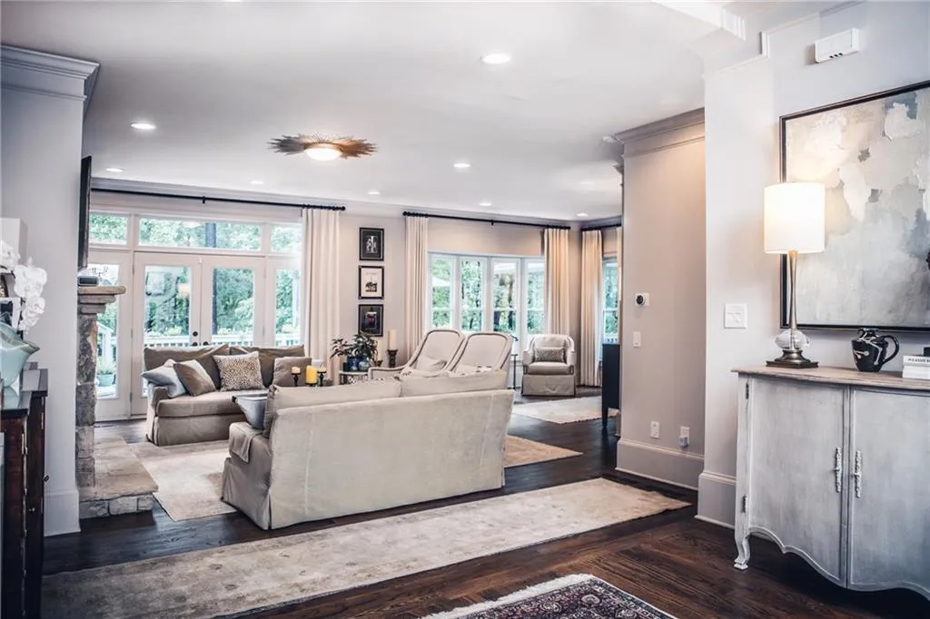 17 Heards Overlook Court, Atlanta, Georgia 30328, 5 Bedrooms Bedrooms, ,4 BathroomsBathrooms,Residential,Sold,17 Heards Overlook Court,6718450