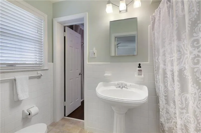 4745 Huntley Drive, Atlanta, Georgia 30342, 5 Bedrooms Bedrooms, ,3 BathroomsBathrooms,Residential,Sold,4745 Huntley Drive,6640109