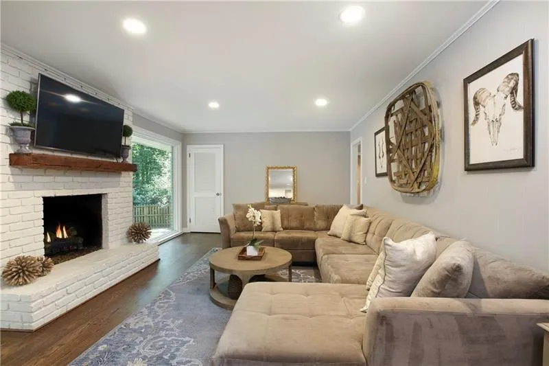 4745 Huntley Drive, Atlanta, Georgia 30342, 5 Bedrooms Bedrooms, ,3 BathroomsBathrooms,Residential,Sold,4745 Huntley Drive,6640109