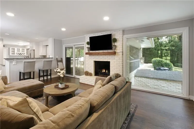 4745 Huntley Drive, Atlanta, Georgia 30342, 5 Bedrooms Bedrooms, ,3 BathroomsBathrooms,Residential,Sold,4745 Huntley Drive,6640109