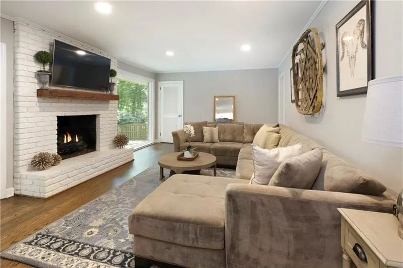 4745 Huntley Drive, Atlanta, Georgia 30342, 5 Bedrooms Bedrooms, ,3 BathroomsBathrooms,Residential,Sold,4745 Huntley Drive,6640109