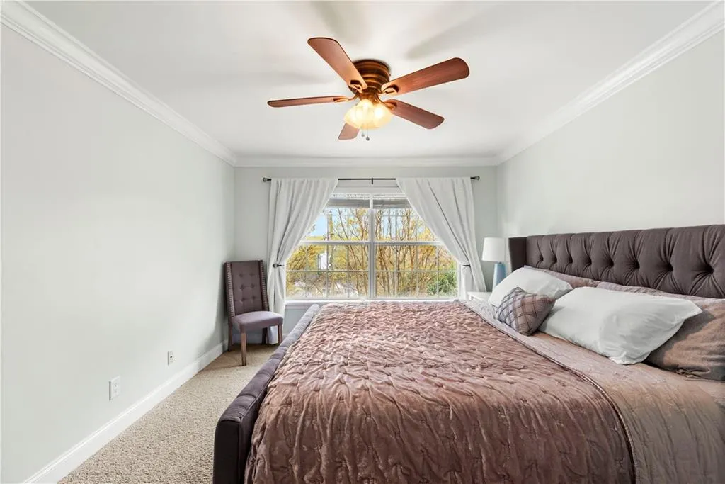 6980 Roswell Road Unit E1, Sandy Springs, Georgia 30328, 2 Bedrooms Bedrooms, ,1 BathroomBathrooms,Residential,Sold,6980 Roswell Road Unit E1,7027519