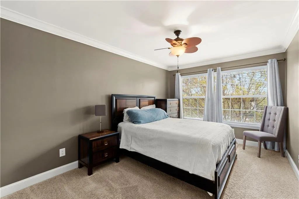 6980 Roswell Road Unit E1, Sandy Springs, Georgia 30328, 2 Bedrooms Bedrooms, ,1 BathroomBathrooms,Residential,Sold,6980 Roswell Road Unit E1,7027519